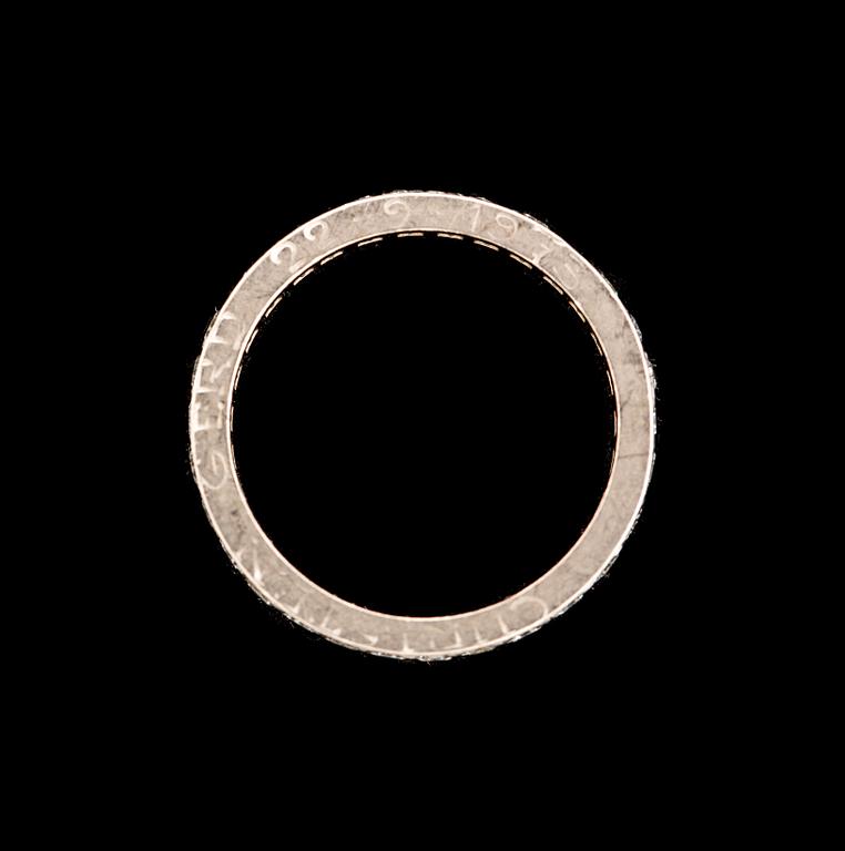 RING, 18 k vitguld med rosenstenar. Thomassons, Stockholm, 1936. Vikt ca 1,5 g.