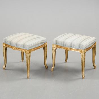 TABURETTER, ett par. Gustaviansk/rokokostil, 1900-talets början.