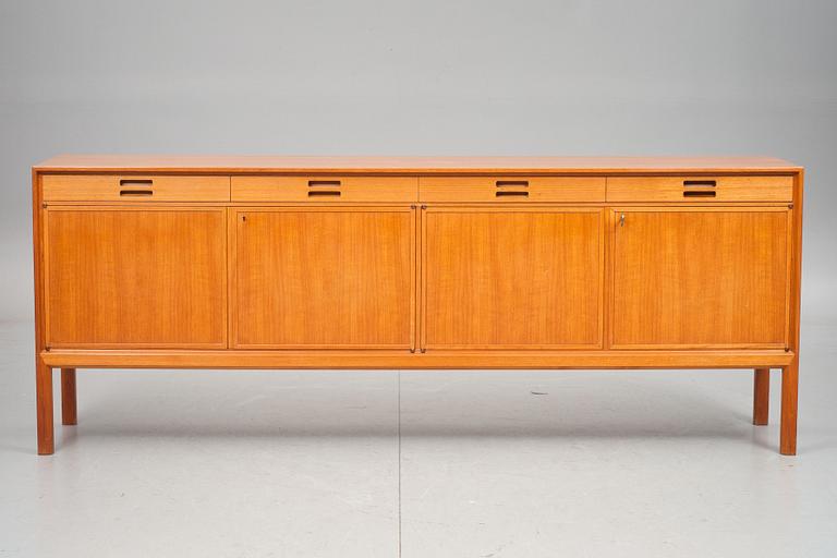 SIDEBOARD, Bertil Fridhagen, Bodafors 1960-tal.