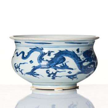 A blue and white dragon censer, Qing dynasty, Kangxi (1662-1722).
