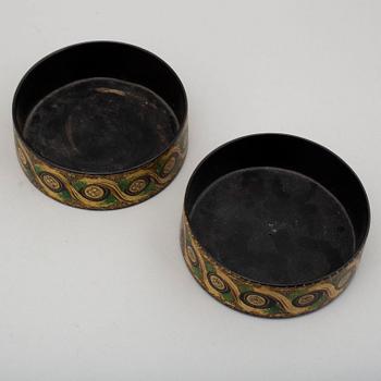 A pair of papier maché coasters, first half of the 19th century.