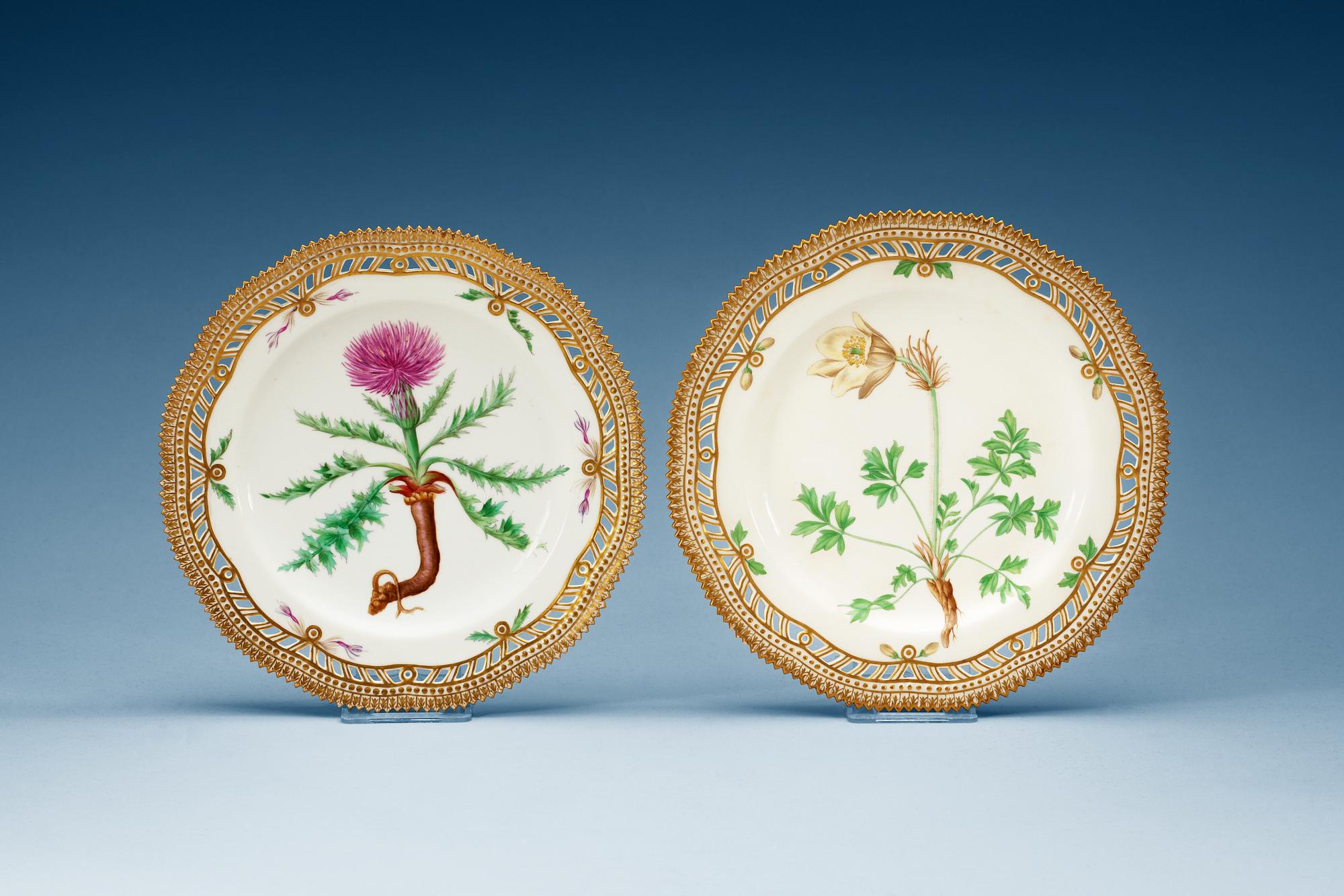 DESSERTTALLRIKAR, 18 stycken, porslin. "Flora Danica", Kunglig Dansk, 1900-tal.
