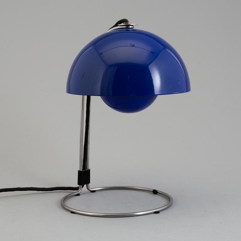 VERNER PANTON, bordslampa, "Flower Pot", Louis Poulsen, 1900-talets andra hälft.