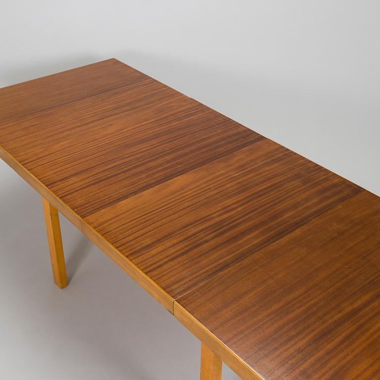 Alvar Aalto, A mid-20th Century '92' dining table for O.Y. Huonekalu-ja Rakennustyötehdas A.B.