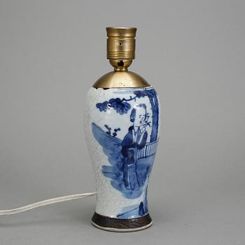 BORDSLAMPA, stengods. Kina, 1800-tal.