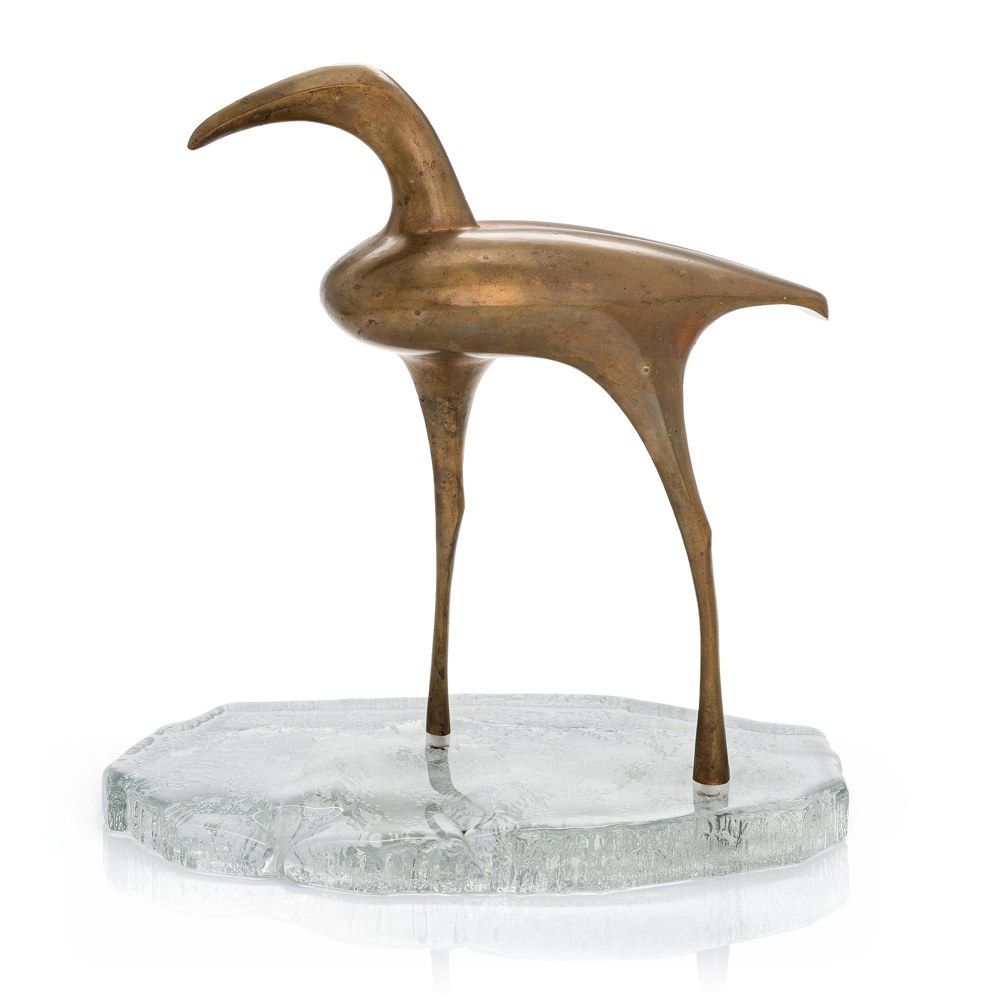 Tapio Wirkkala, a sculpture, marked 'Tapio Wirkkala Finland 4/20'. Kultakeskus, 1975.