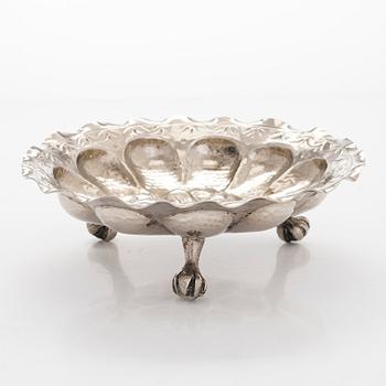 Malja, hopeaa, 1900-luku. Leimattu P. Colonial, Native American merkki.