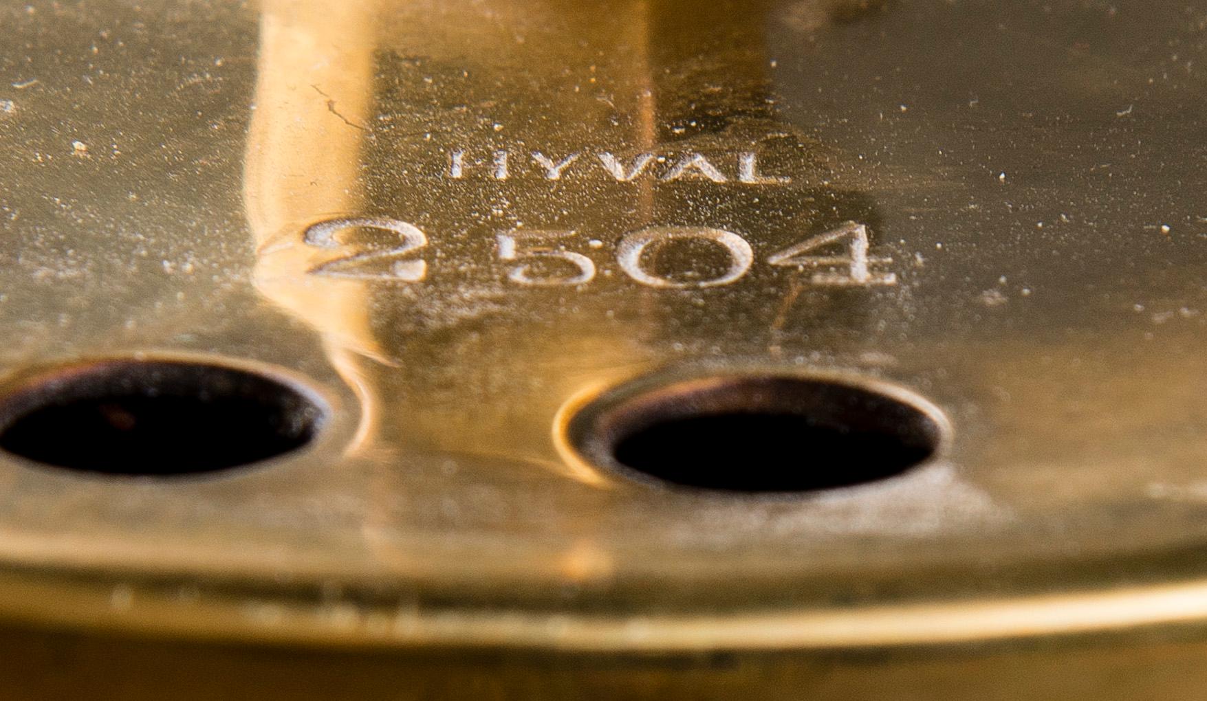 TAKLAMPA, modell 2504, Hyval, 1960-tal. Totalhöjd 42 cm.