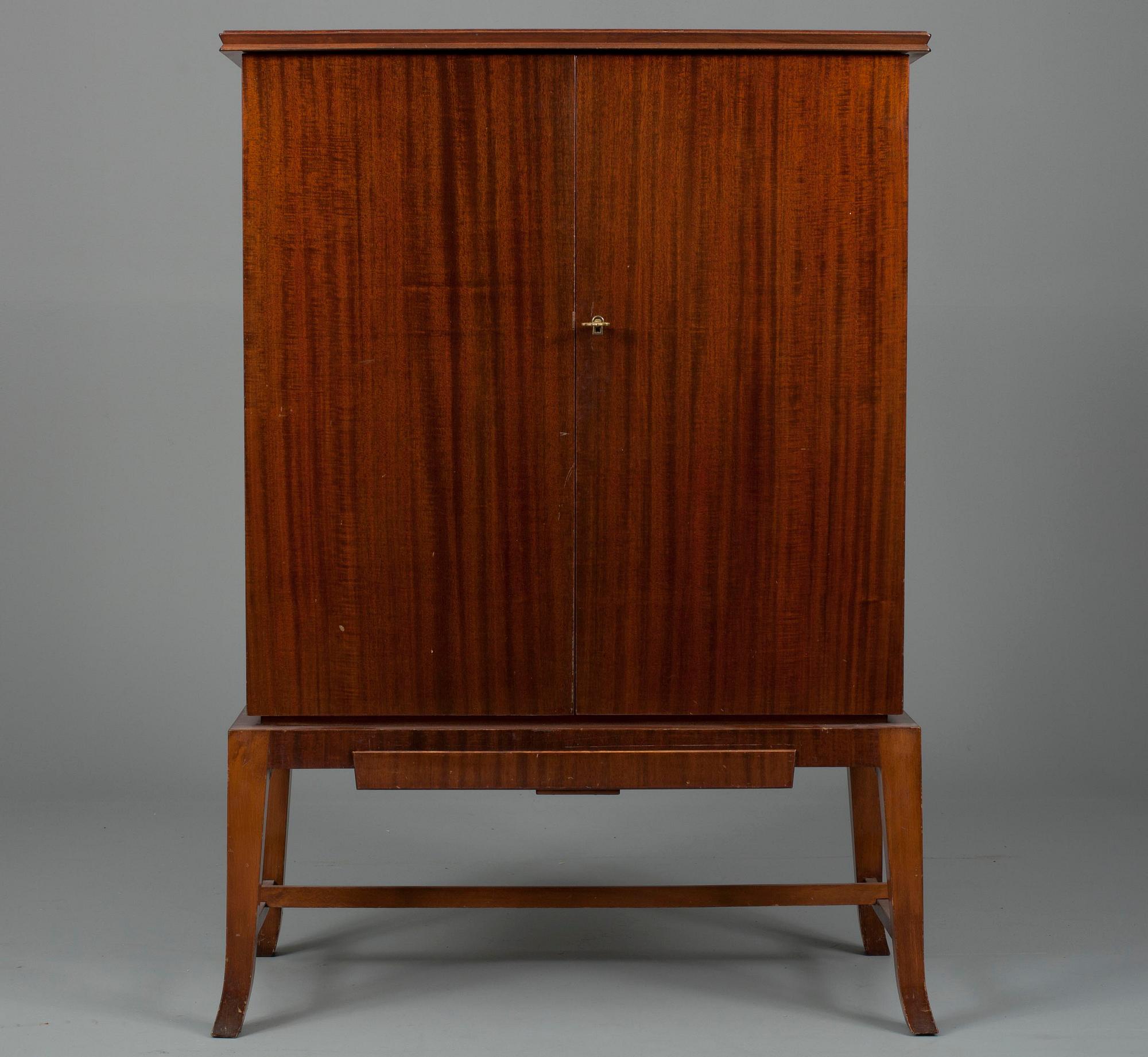 BARSKÅP, mahogny, 1900-talets mitt.