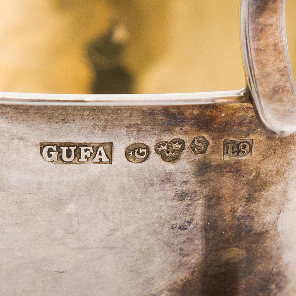 A set of six silver punsch cups in original lined box, Gundefeldt & Falk, Gothemburg 1961.