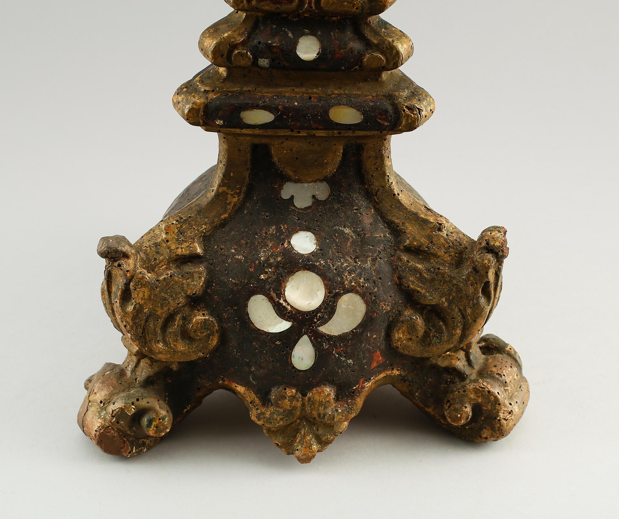 GOLVLJUSSTAKE, skuret trä, 1600/1700-tal.