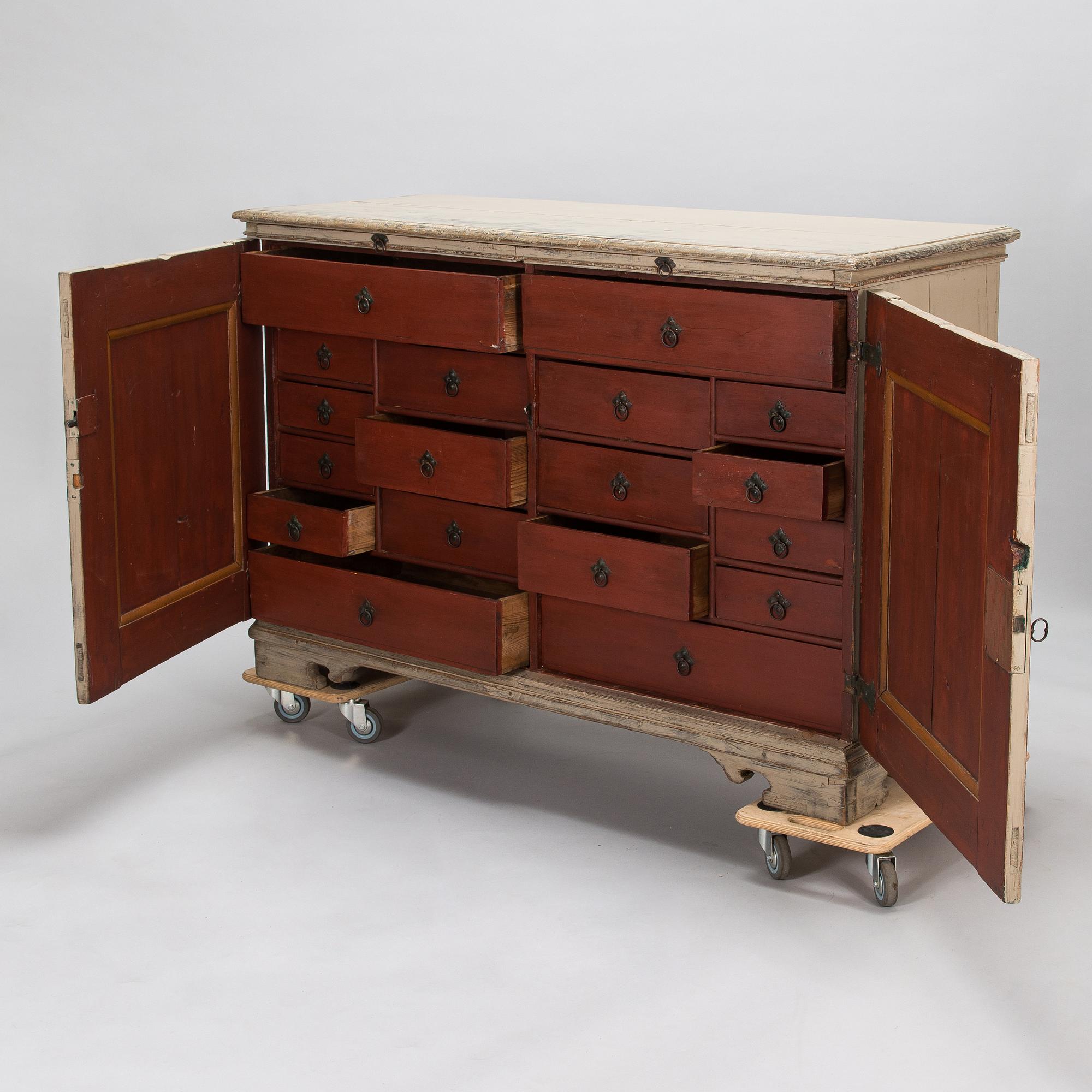 A painted pine sideboard from the 19th century.