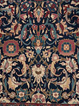 A RUG. Semi-antique Teheran. 196,5 x 142,5 cm.