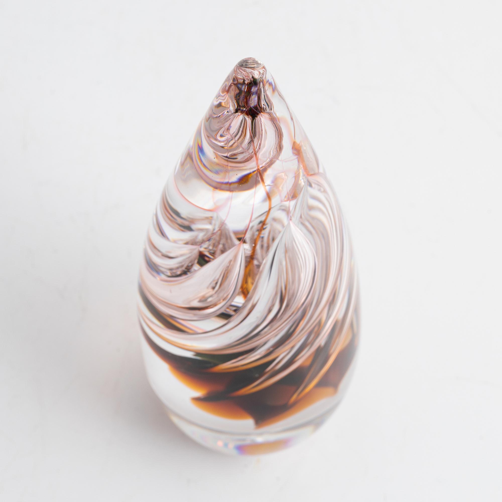 A glass object by Hanne Dreutler and Arthur Zirnsack for Studio Åhus, signed and dated 1987.