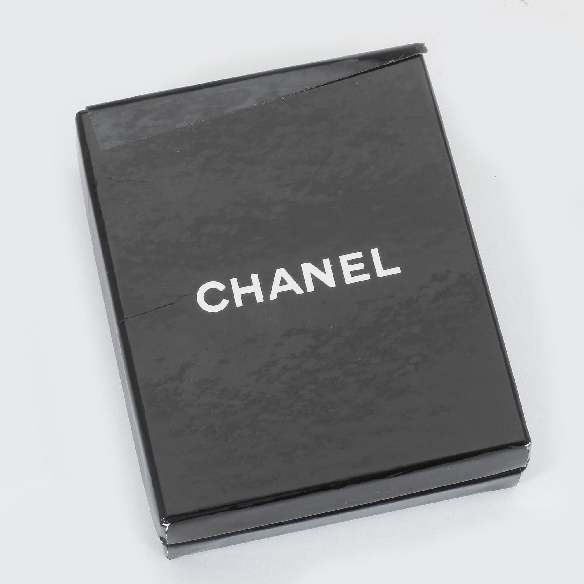 SKÄRP, Chanel.