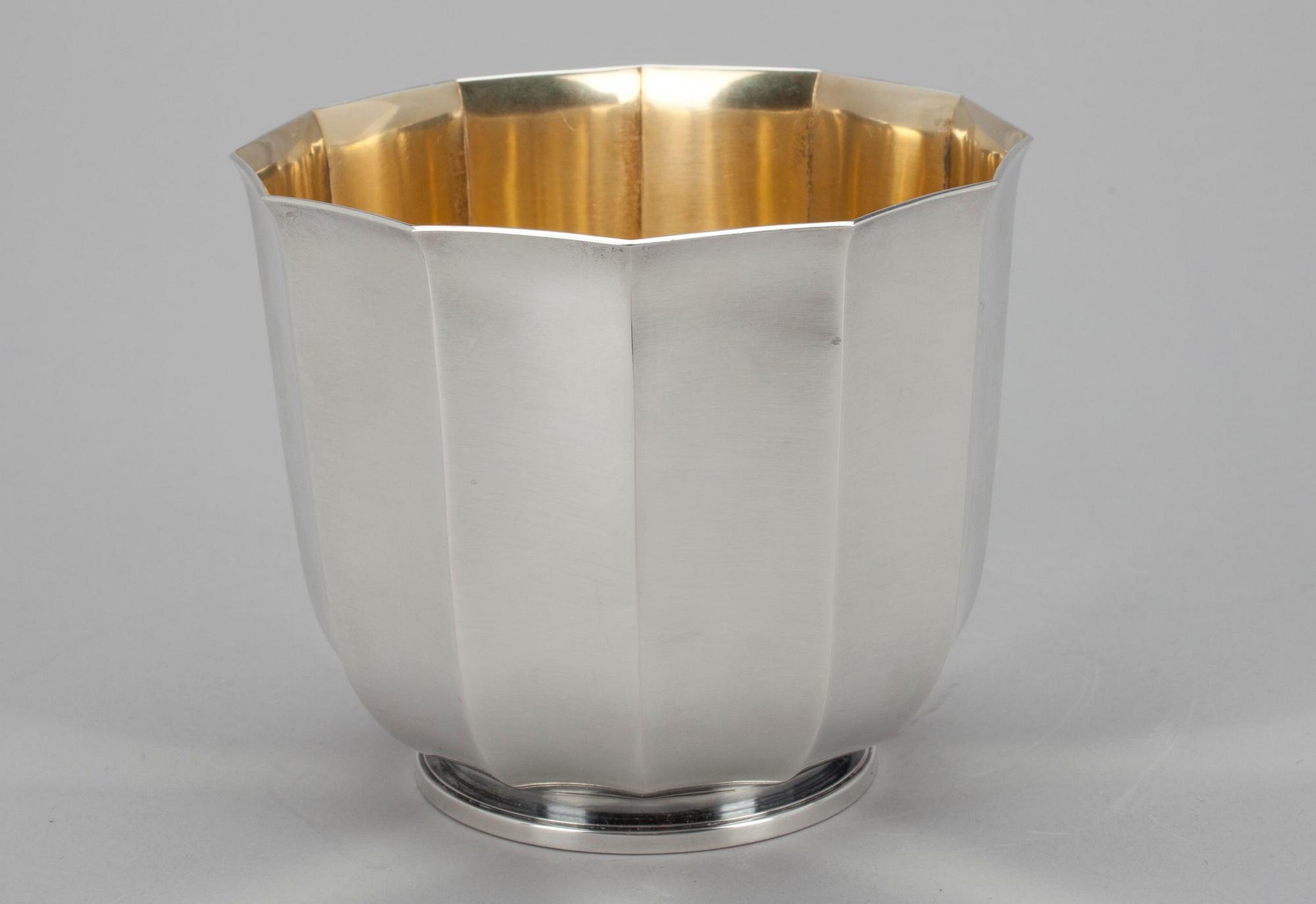 SKÅL, sterling silver, Ateljer Borgila, Stockholm 1968. Vikt 470 g.