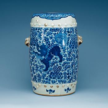 1876. A blue and white garden seat, Qing dynasty, Kangxi (1662-1722).
