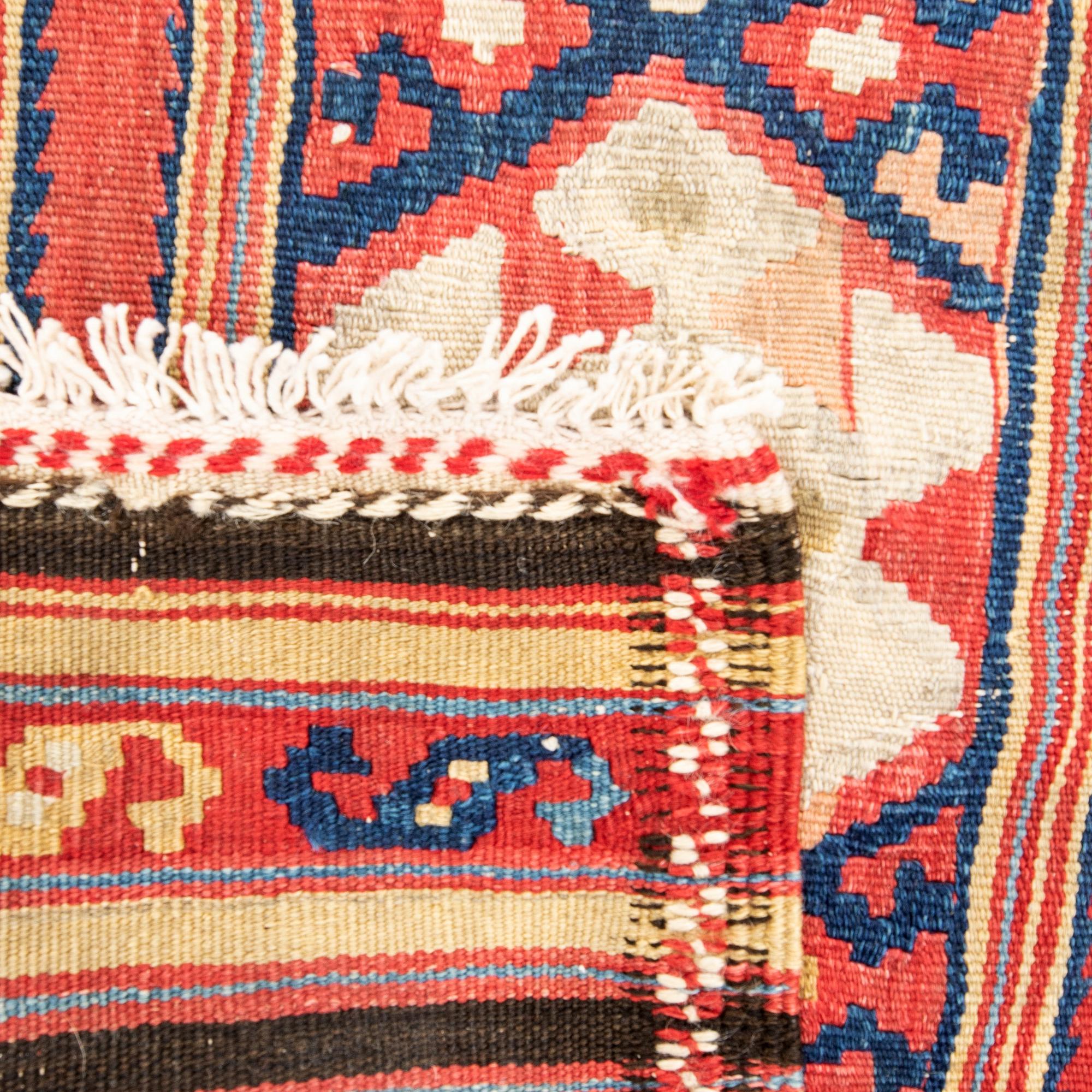 Kashgai rug, semi-antique, approx. 193x110 cm.