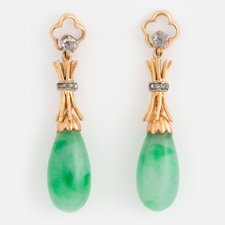 A PAIR OF EARRINGS.