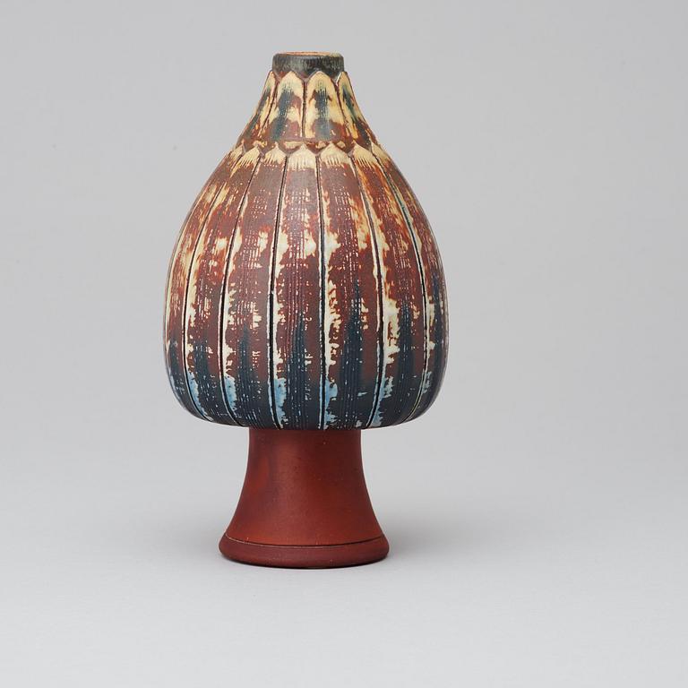 A Wilhelm Kåge 'Farsta' stoneware vase, Gustavsberg Studio 1955.