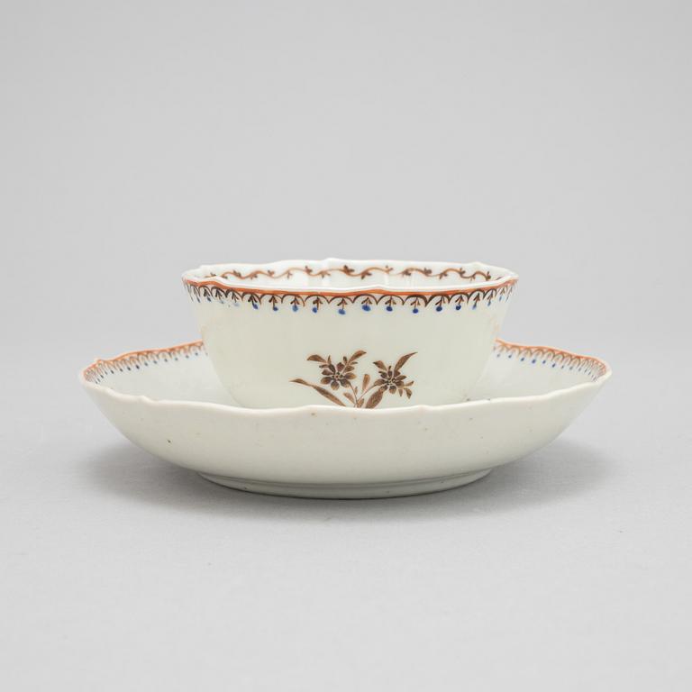 A set of five tea cups with stands, Qing dynasty, Qianlong (1736-95).