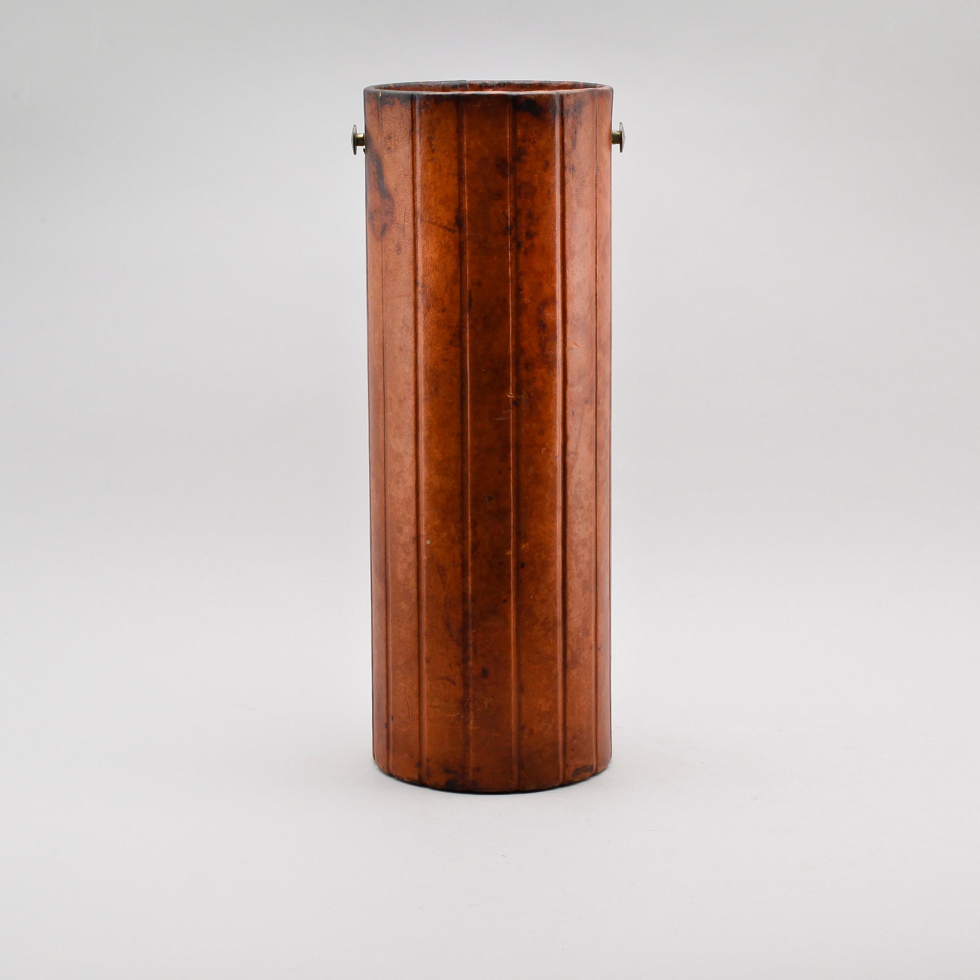 PARAPLYSTÄLL, läderklädd, 1900-talets mitt.