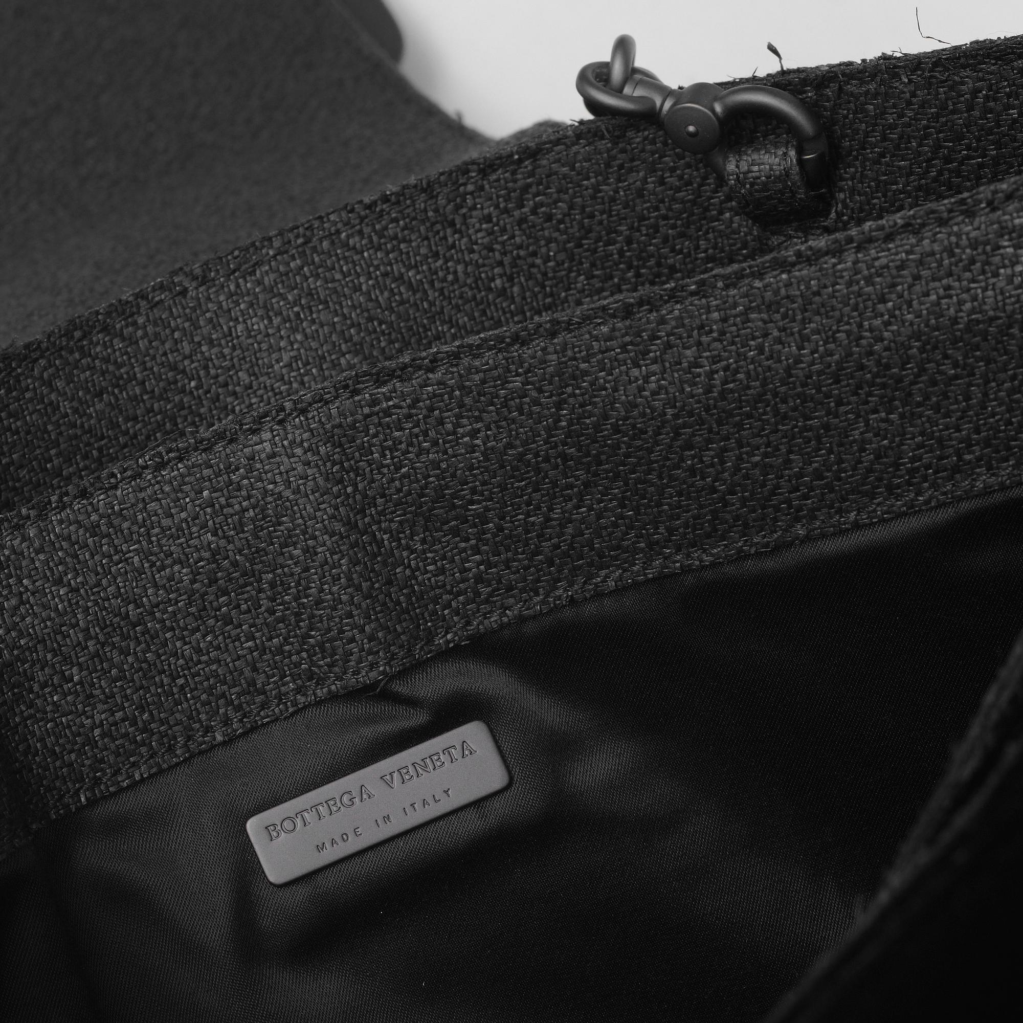 VÄSKA, Bottega Veneta.
