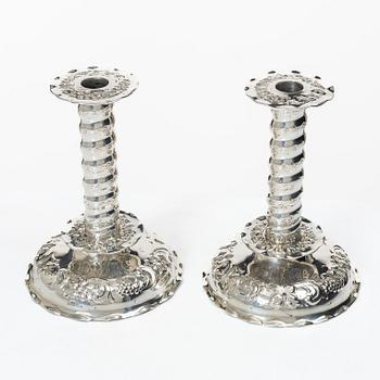 A pair of Swedish silver candelsticks, Baroque style, Silver, Tenn & Silver Ab, Gothenburg 1948.