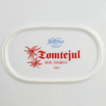 Aina Stenberg, servis, 38 delar, porslin, "Tomtejul", Rörstrand.