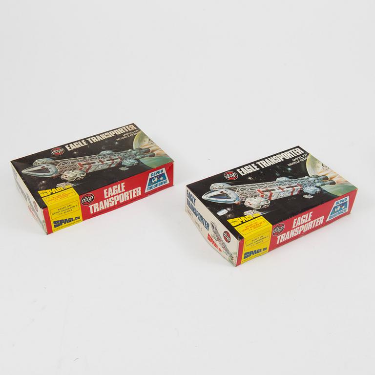 CORGI TOYS samt AIRFIX, 4 delar, England, 1970-tal.