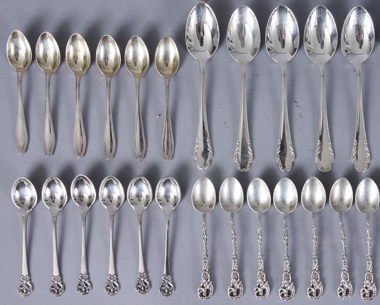 PARTI SKEDAR, 128 st, silver, mest Sverige, 1900-tal. Tot vikt 1240 g.