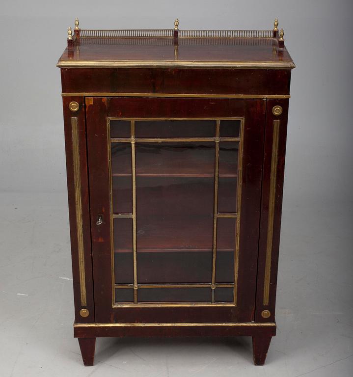 BOKSKÅP, Jacobstil, Ryssland 1800-talets slut.