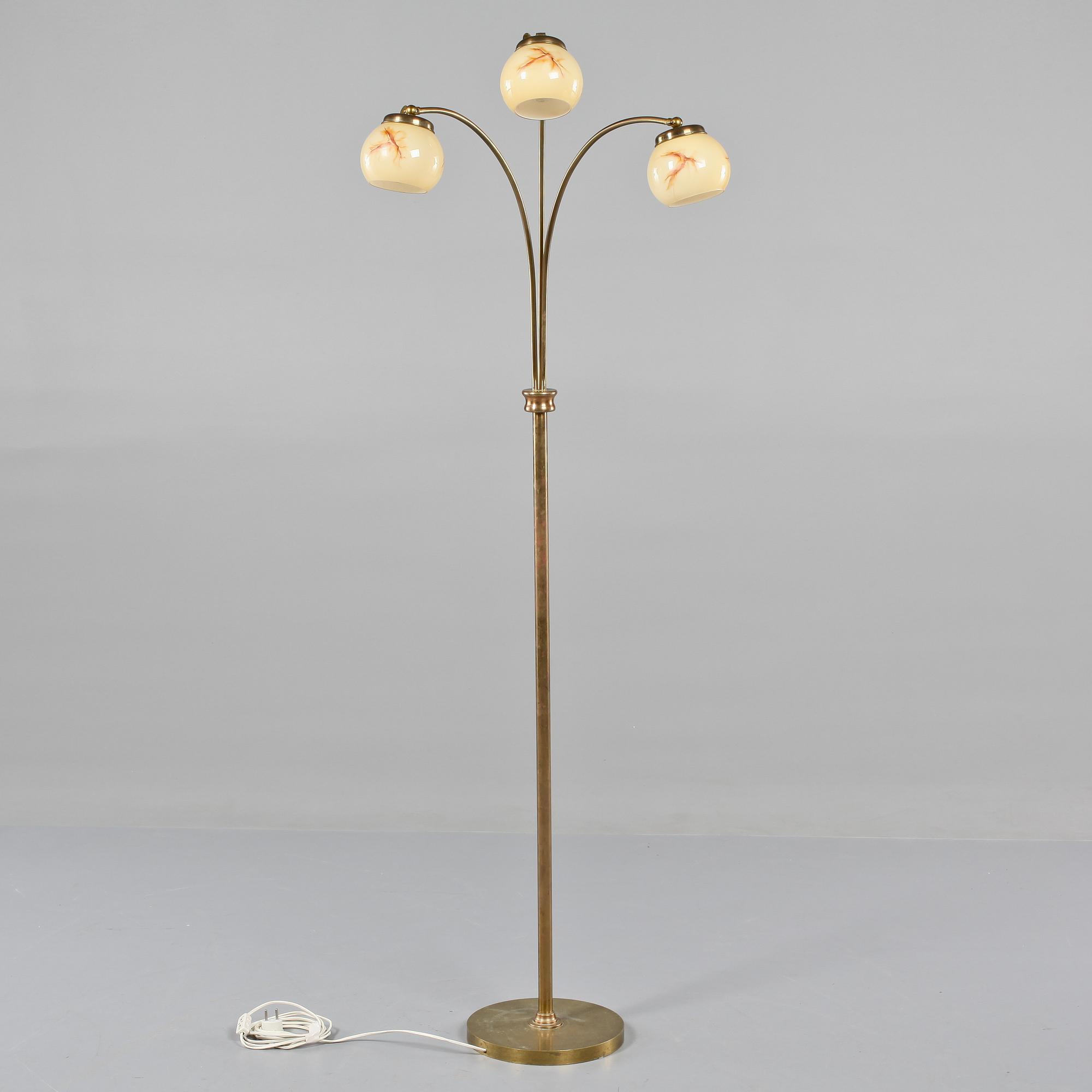 GOLVLAMPA, 1900-talets första hälft.