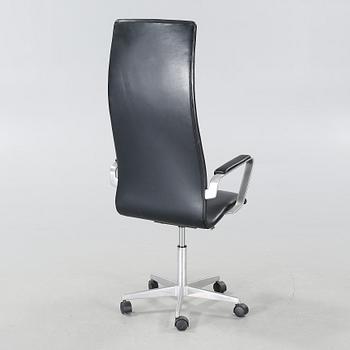 An office chair by Arne Jacobsen, "Oxford", Fritz Hansen, 1995.