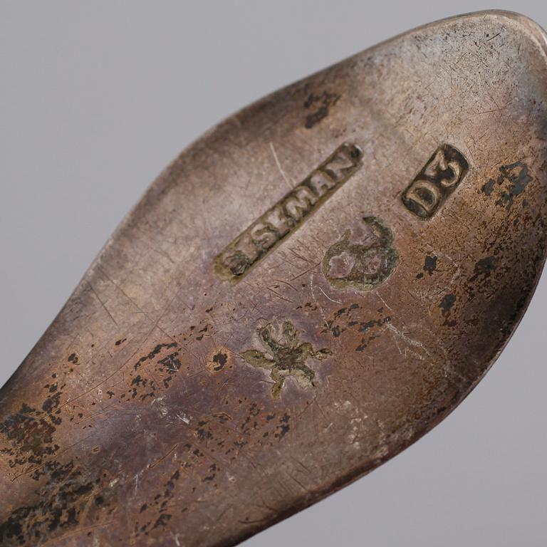 MATSKEDAR, 7 st, snarlika, silver, svenska stämplar, 1800-talets första hälft. Vikt ca 283 gram.