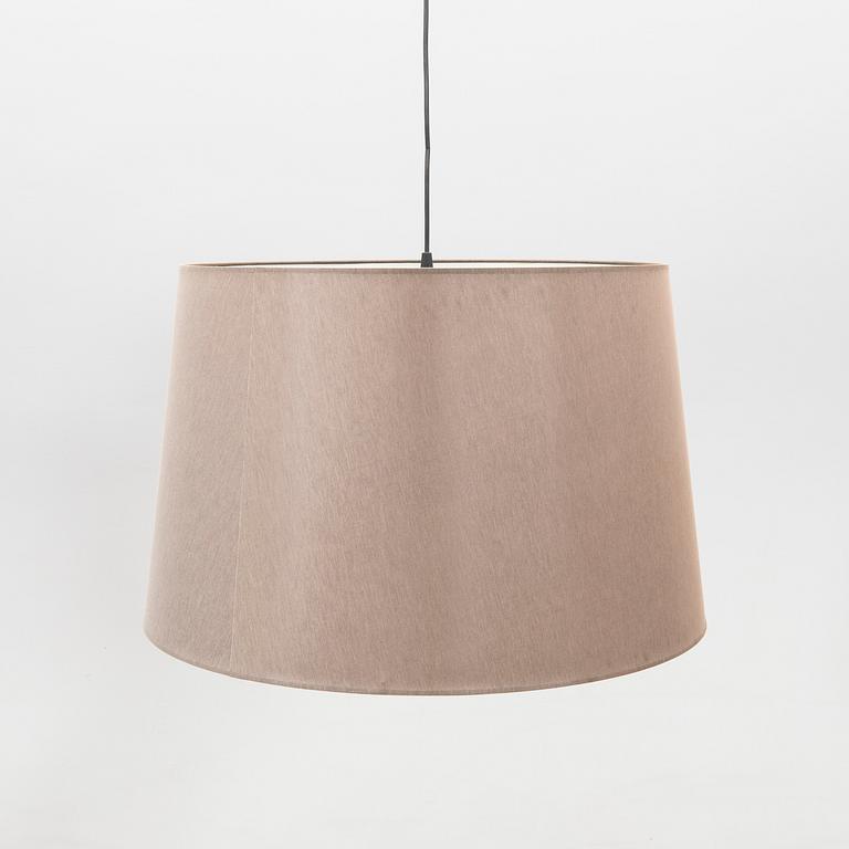 Cristina Figarola, "Totora" ceiling lamp by Carpyen.