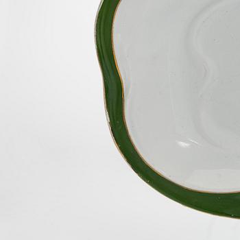 A Kuznetsov faience fish serving dish, Russia 1899-1917.