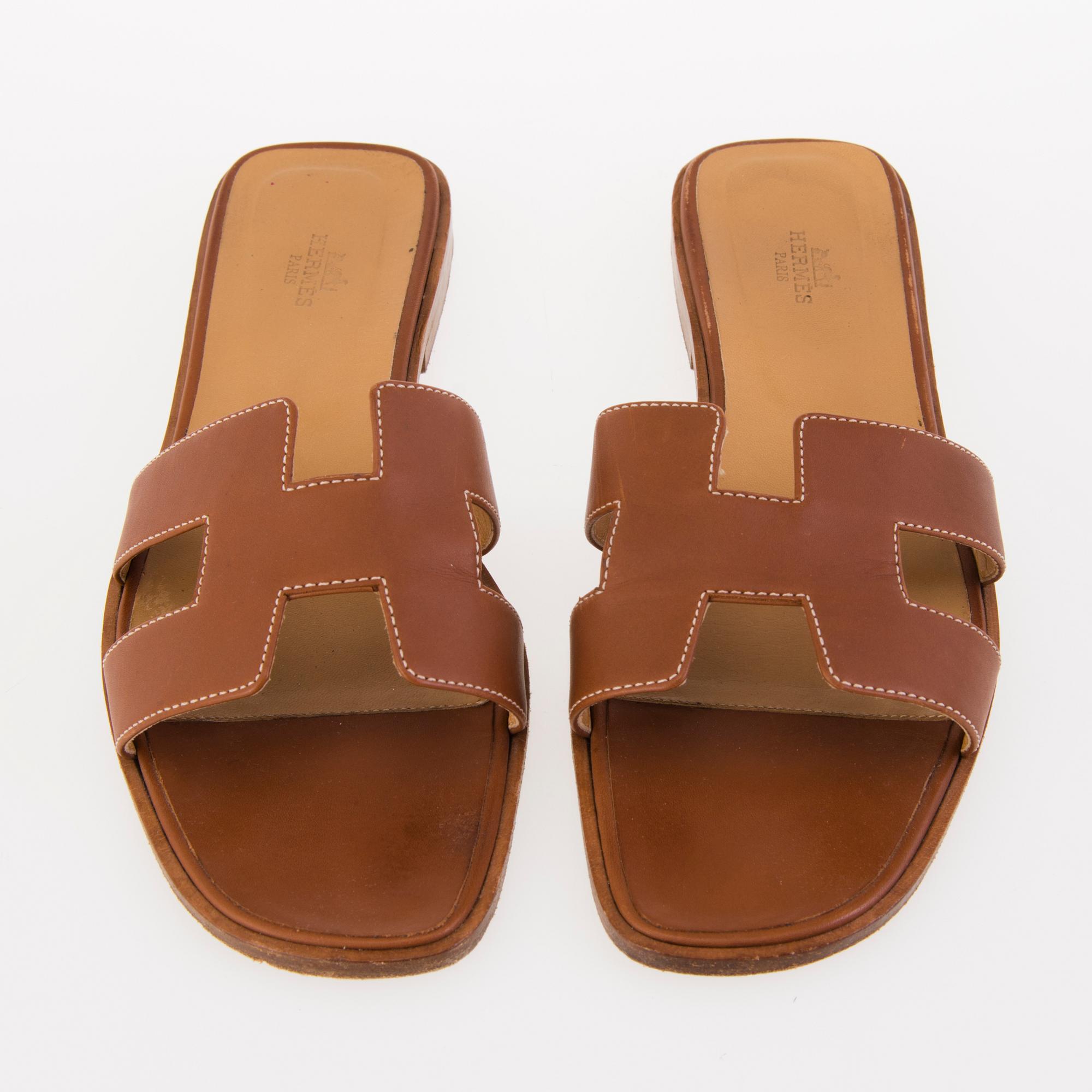 HERMÈS, "H", SANDALER, två par, i storlek 40,5-41.
