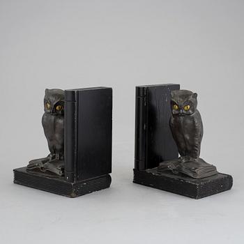 BOKSTÖD, ett par, 1900-talets första hälft.