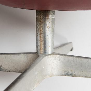 Arne Jacobsen, fåtölj, "Ägget/ The Egg Chair", Arne Jacobsen, Fritz Hansen, Danmark 2003.