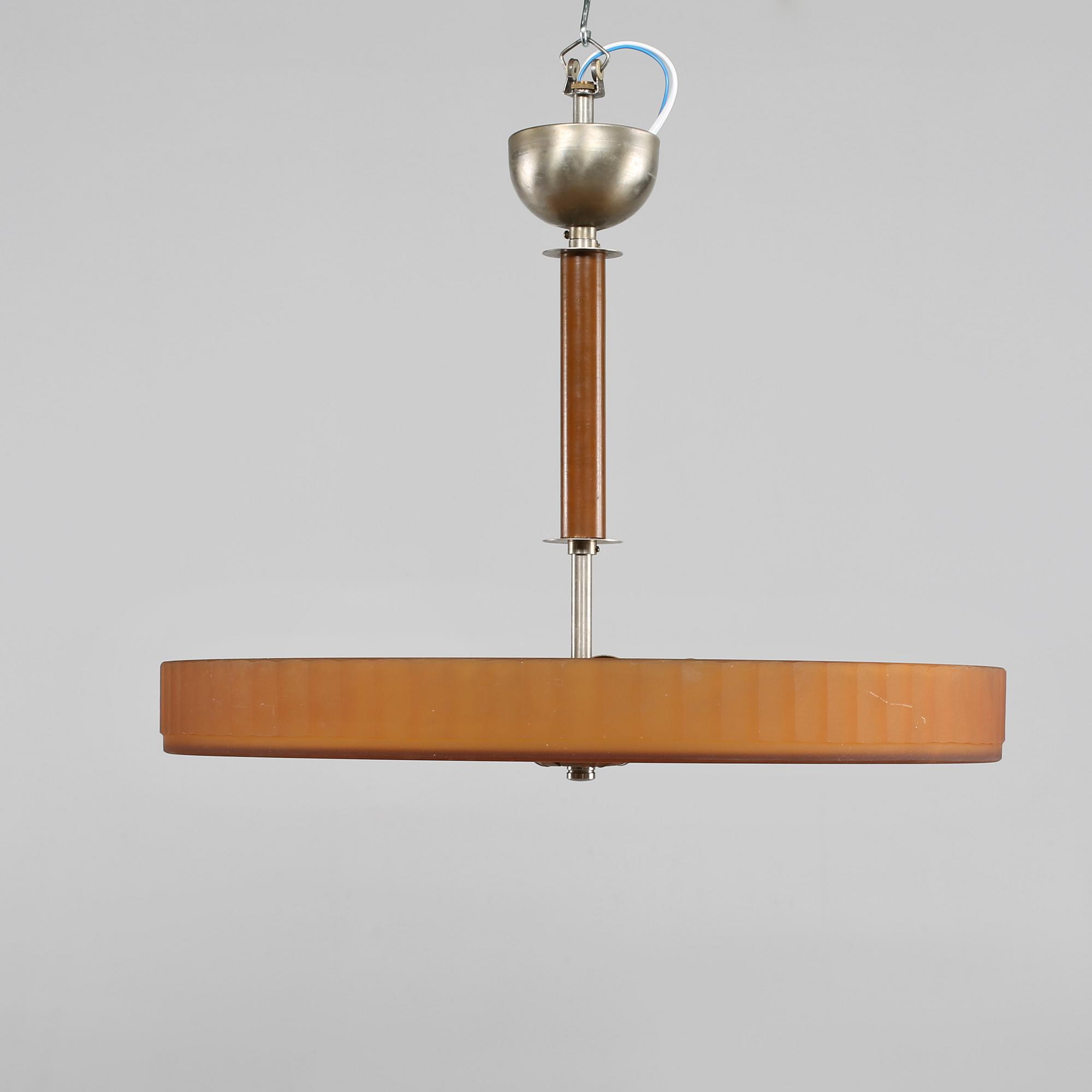 TAKLAMPA, möjligen Orrefors, 1900-talets första hälft. Höjd ca 45 cm.