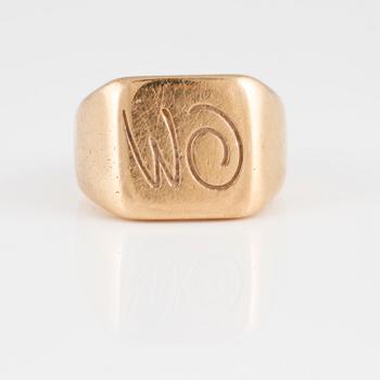 KLACKRING, 18K guld, importstämplad. Vikt 16,7 gram.