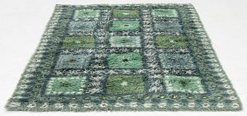 Marianne Richter, a machine made knotted pile, "Ulvåsa", Östergyllen, c. 200 x 137 cm.