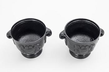 Garden urns, a pair, 20th century.