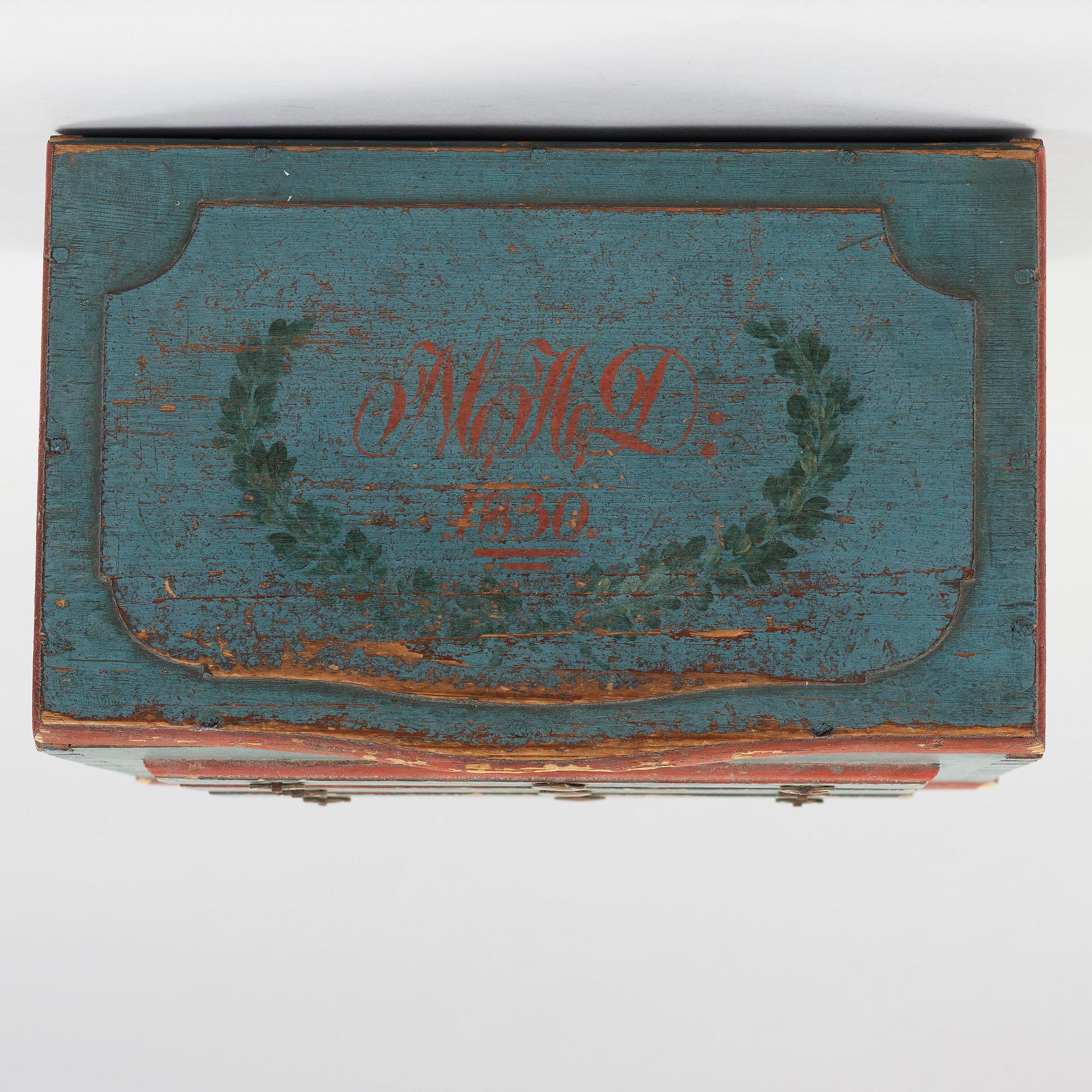 MINIATYRBYRÅ, allmoge, Hälsingland, Märkt MAD 1830.