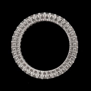 A diamond, circa 2.80 cts in total, ring.