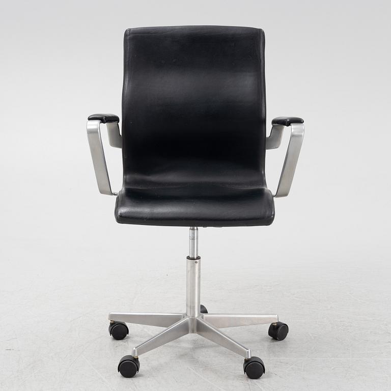 Arne Jacobsen, an 'Oxford' swivel chairs, Fritz Hansen, Denmark, 1986.