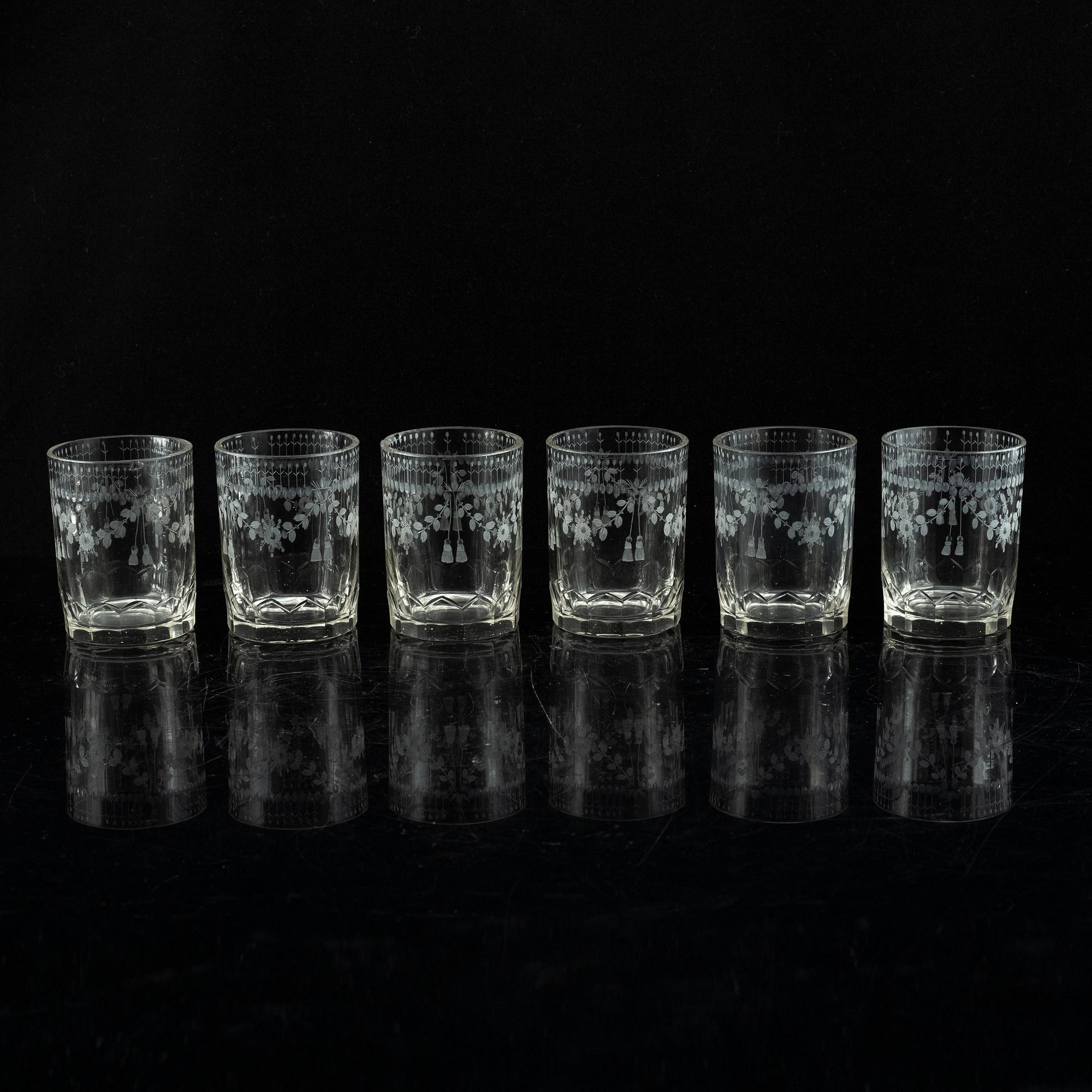A set of 15 water glasses, 18/19th Century.