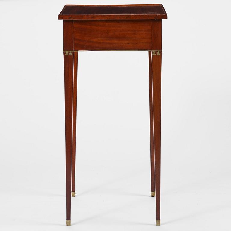 A late Gustavian mahogny table.