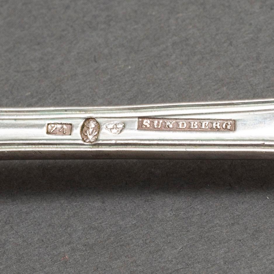 Sixteen 18th and 19th Century silver spoons.